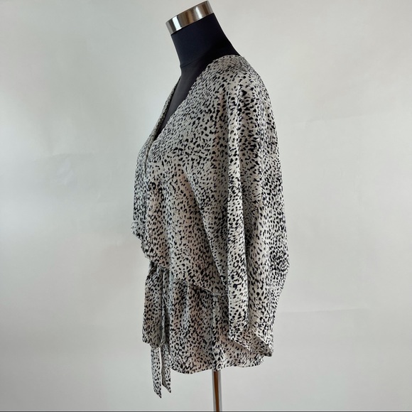 LWhite Leopard Print Romper - Picture 2 of 7